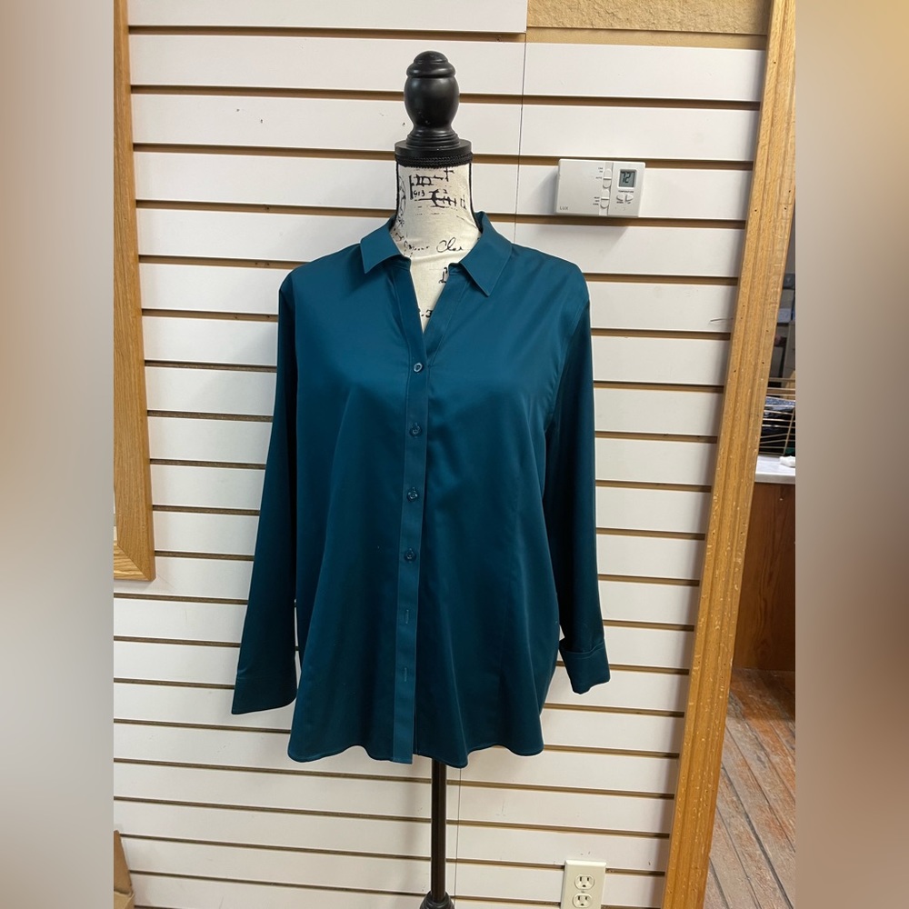 Chicos Top - Size 3